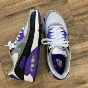 NWT Nike Air Max 90 Hyper Grape